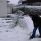 Endlich wird der Schnee in Sulzfeld von einem anderen geschoben ! (35 kByte)
