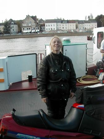 27052001019.jpg