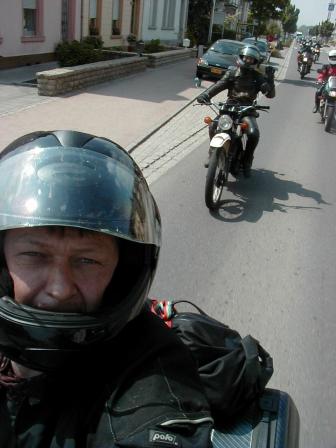 27052001072.jpg